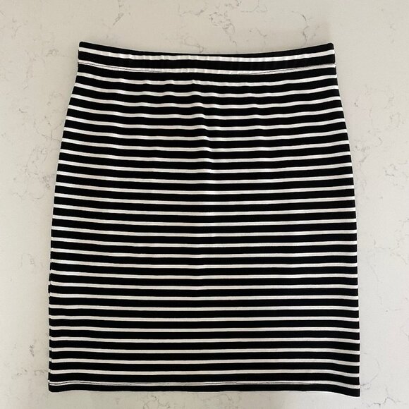 Gilmour Casual Pull On Poly Blend Striped Pencil Mini Skirt Blk Cream Sz S NWOT - Picture 1 of 8